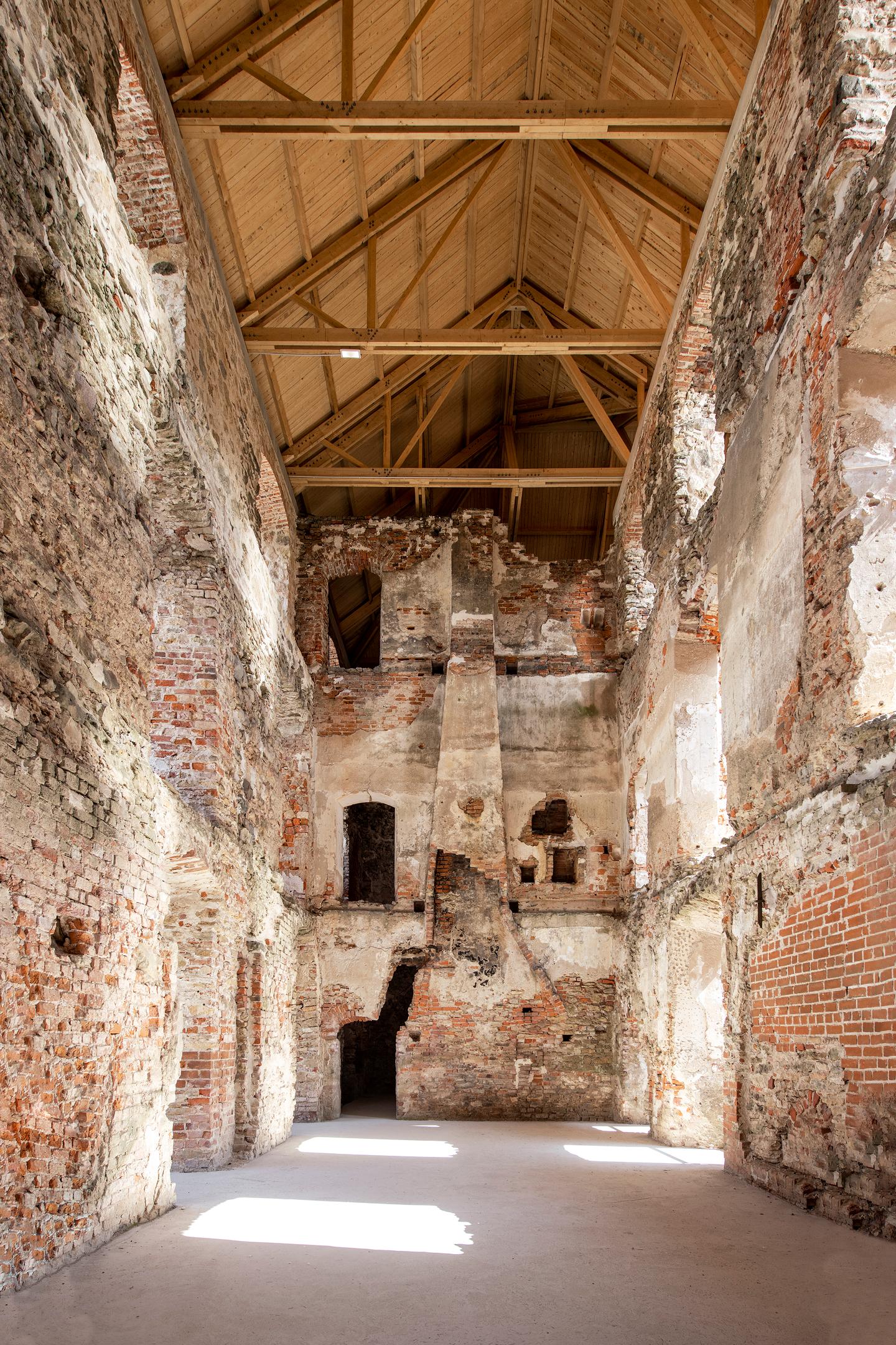 New timber roof of Põltsamaa Castle's convent building