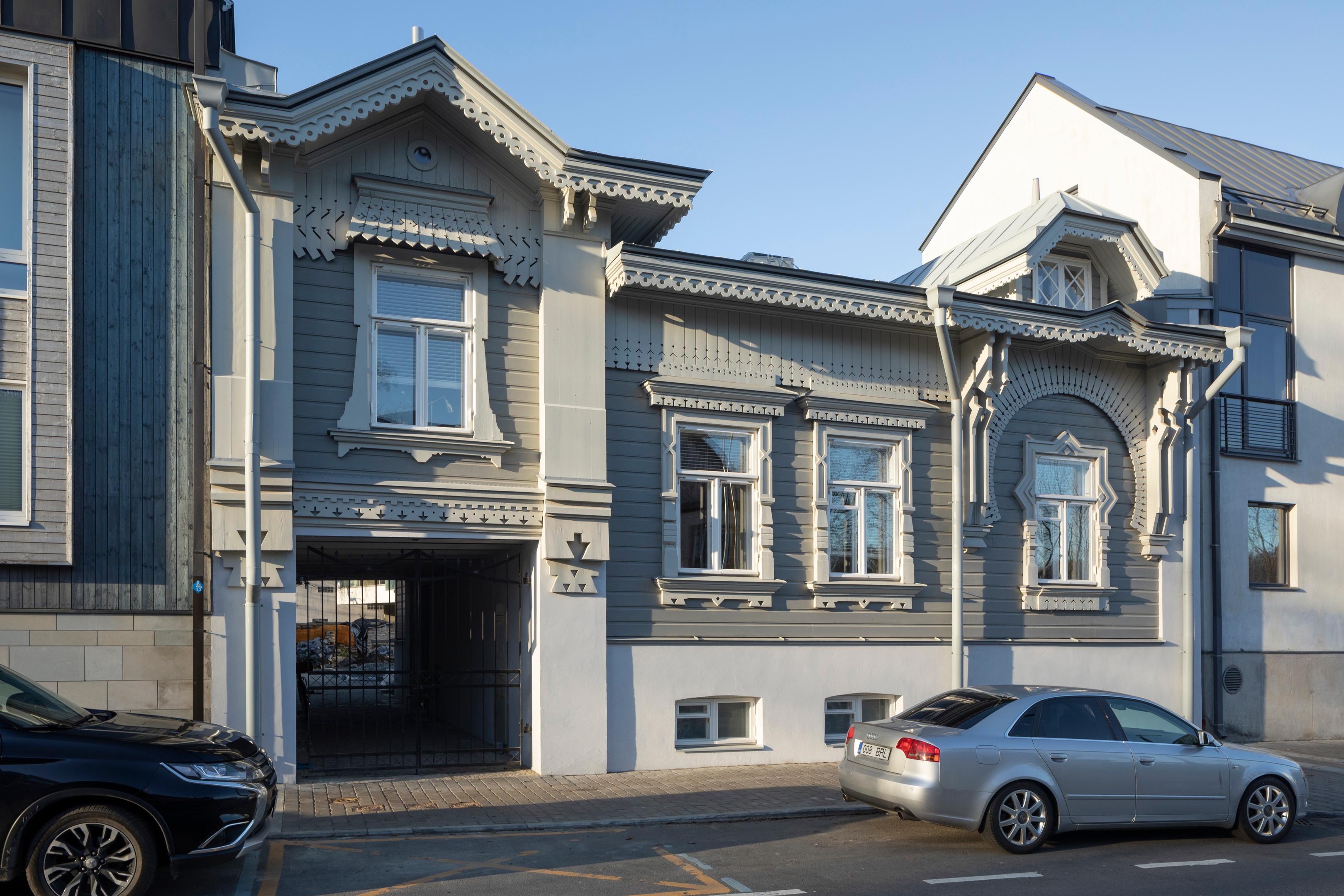 Street facade of restored Poska house in Kadriorg